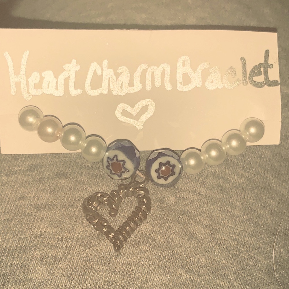 Faux Pearl & Glass bead heart ♥️ Charm bracelet
